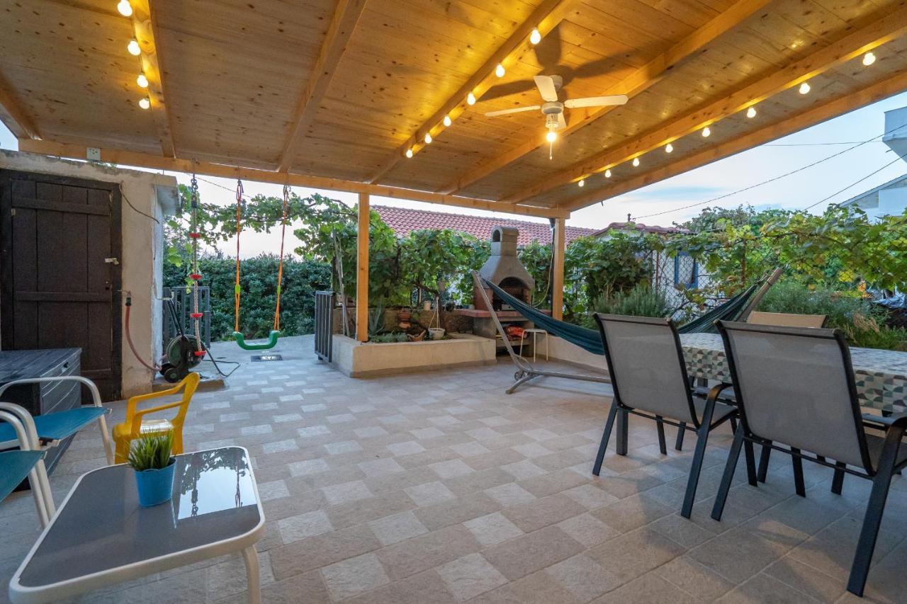Holiday House Nova Stara Baska Exterior photo