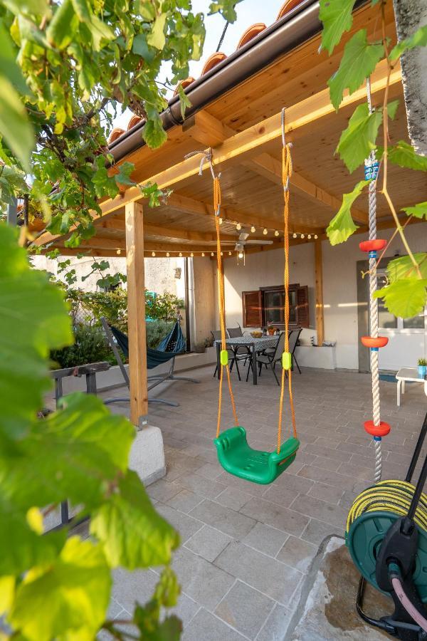 Holiday House Nova Stara Baska Exterior photo